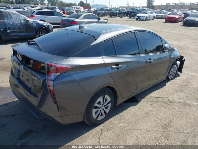 Toyota Prius Two 2018 JTDKBRFU9J3077614 Image 4