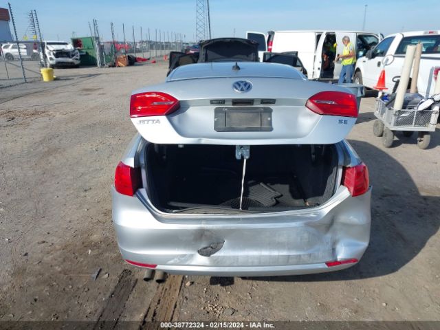 3VWD07AJXEM251398 Volkswagen Jetta 1.8t Se