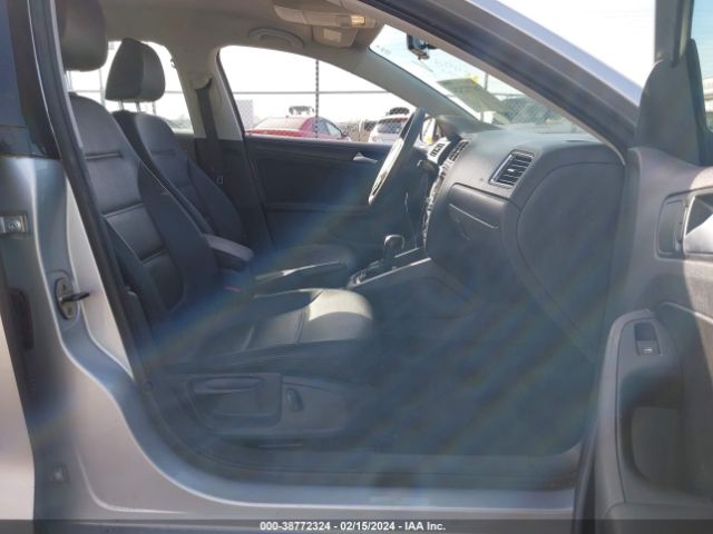 3VWD07AJXEM251398 Volkswagen Jetta 1.8t Se