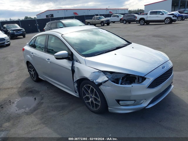 2015 FORD FOCUS SE VIN: 1FADP3F23FL238378