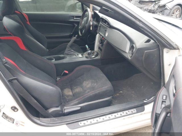 JF1ZNAA10G9700683 Scion FR-S