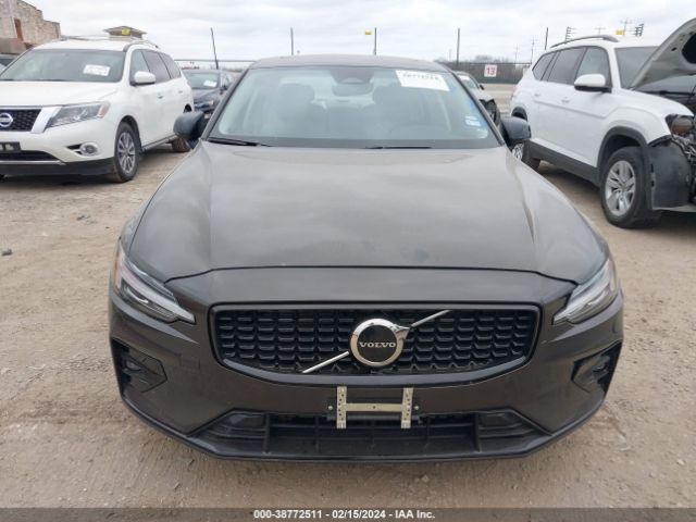 7JRL12FK7RG299166 Volvo S60 B5 Core Dark Theme