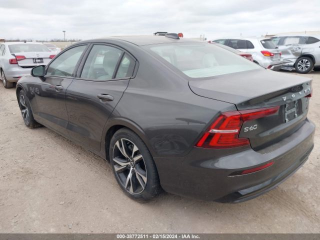 7JRL12FK7RG299166 Volvo S60 B5 Core Dark Theme