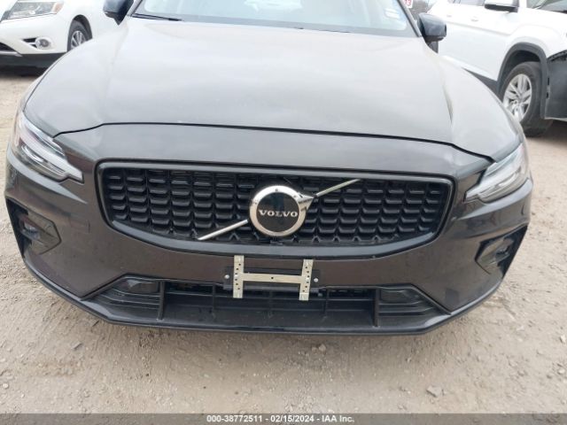 7JRL12FK7RG299166 Volvo S60 B5 Core Dark Theme