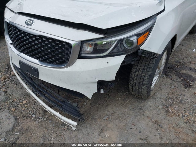 KIA SEDONA LX 2016 KNDMB5C11G6198835 Image 6