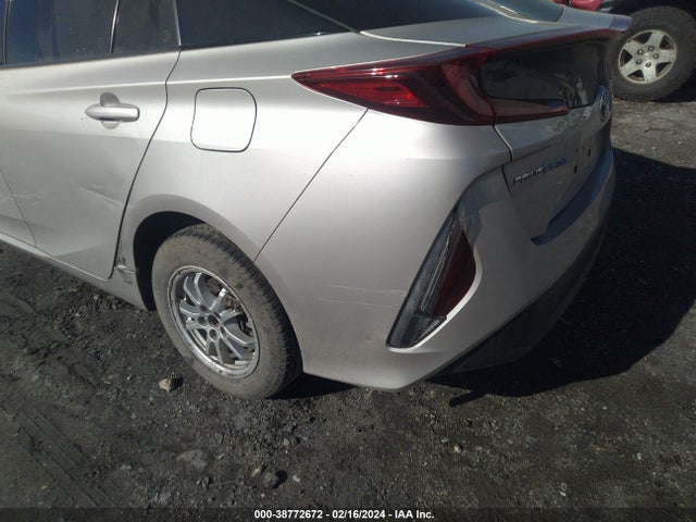 Toyota Prius Prime Plus 2017 JTDKARFP4H3006151 Image 21
