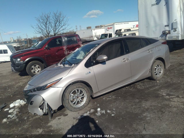 Toyota Prius Prime Plus 2017 JTDKARFP4H3006151 Image 2