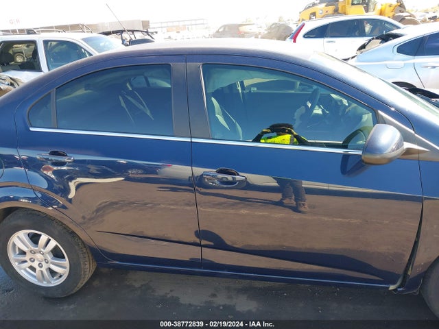 Chevrolet Sonic Lt Auto 2015 1G1JC5SH1F4217613 Image 13