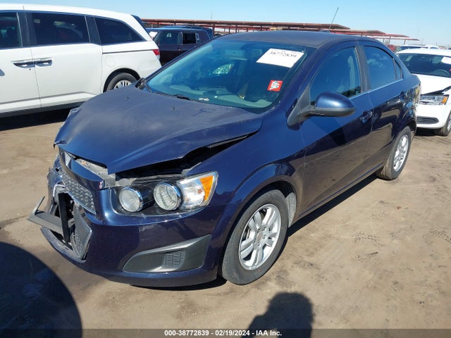 Chevrolet Sonic Lt Auto 2015 1G1JC5SH1F4217613 Image 2
