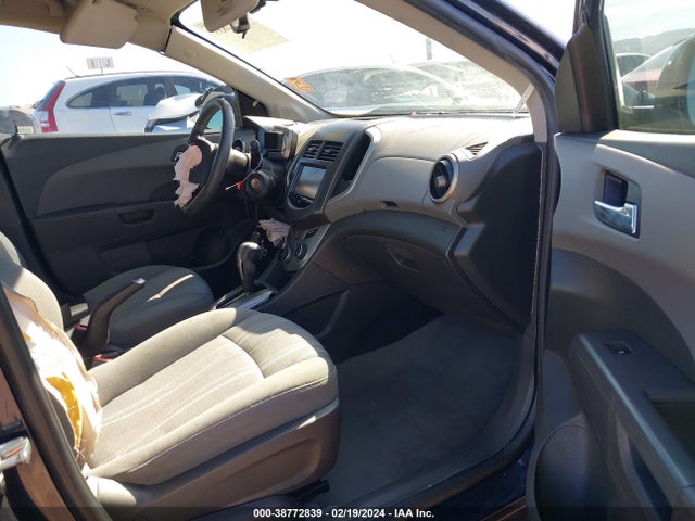 Chevrolet Sonic Lt Auto 2015 1G1JC5SH1F4217613 Image 5
