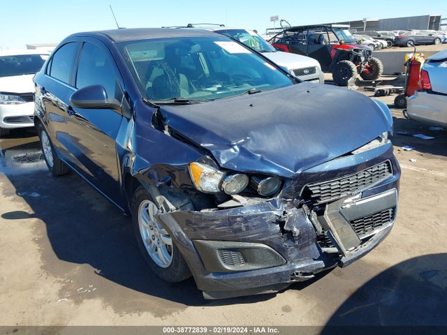 Chevrolet Sonic Lt Auto 2015 1G1JC5SH1F4217613 Image 6