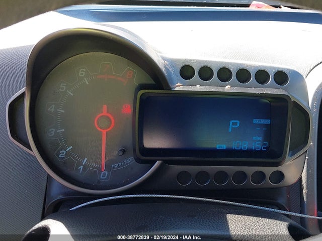 Chevrolet Sonic Lt Auto 2015 1G1JC5SH1F4217613 Image 7