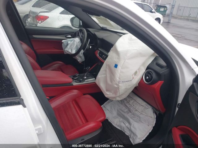 ZASFAKNN5J7B82804 Alfa Romeo Stelvio Ti Sport Awd
