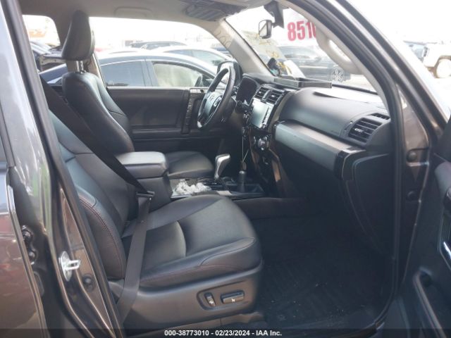 2021 TOYOTA 4RUNNER JTERU5JR1M5932668 Photo 4