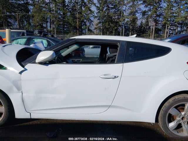 2015 HYUNDAI VELOSTER VIN: KMHTC6AD2FU235554
