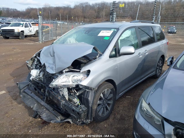 Toyota Sienna Xle 7 Passenger 2018 5TDDZ3DC7JS196532 Image 2