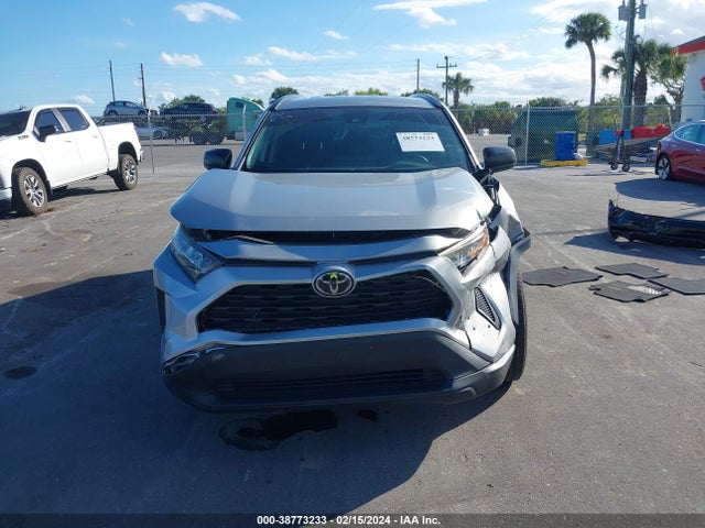Toyota RAV4 LE 2019 2T3H1RFV6KW026902 Image 12