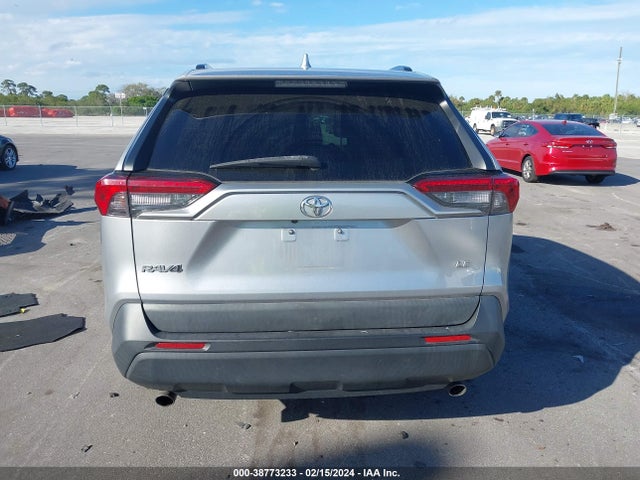 Toyota RAV4 LE 2019 2T3H1RFV6KW026902 Image 16