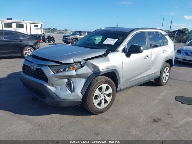 Toyota RAV4 LE 2019 2T3H1RFV6KW026902 Image 2