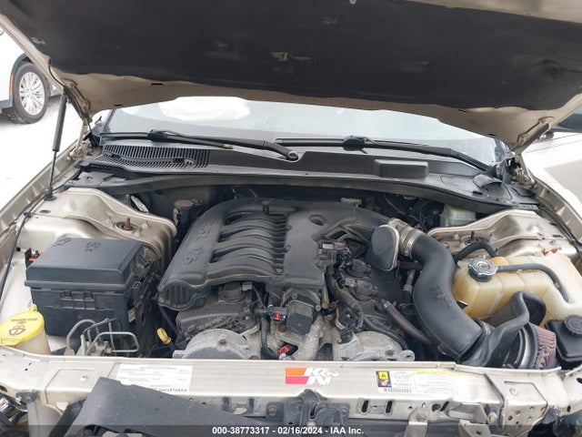 2008 CHRYSLER 300 LX VIN: 2C3KA43R18H209038