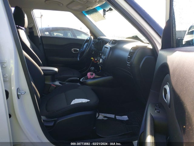 KIA SOUL + 2018 KNDJP3A59J7525823 Image 5