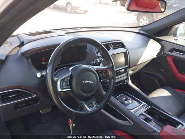 SADCM2FV7JA281875 Jaguar F-PACE S
