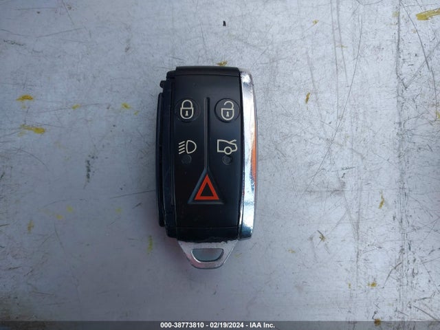 2010 JAGUAR XF SAJWA0FA7AHR67037 Photo 10