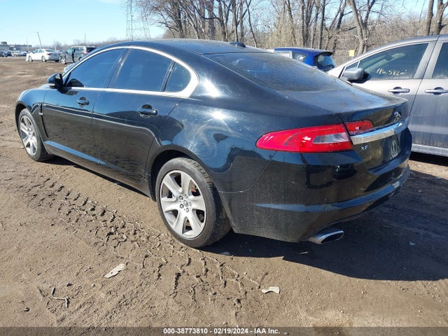 2010 JAGUAR XF SAJWA0FA7AHR67037 Photo 2