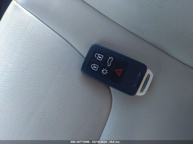 LYV402TK9JB172803 Volvo S60 Inscription T5