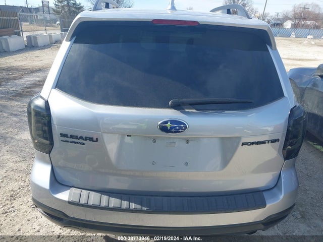 Subaru Forester 2.5i Premium 2018 JF2SJAGC9JH552337 Image 16