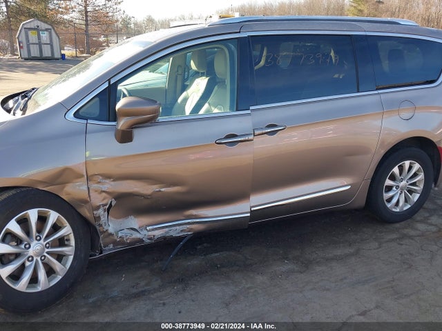Chrysler Pacifica Touring L 2018 2C4RC1BG6JR293750 Image 14