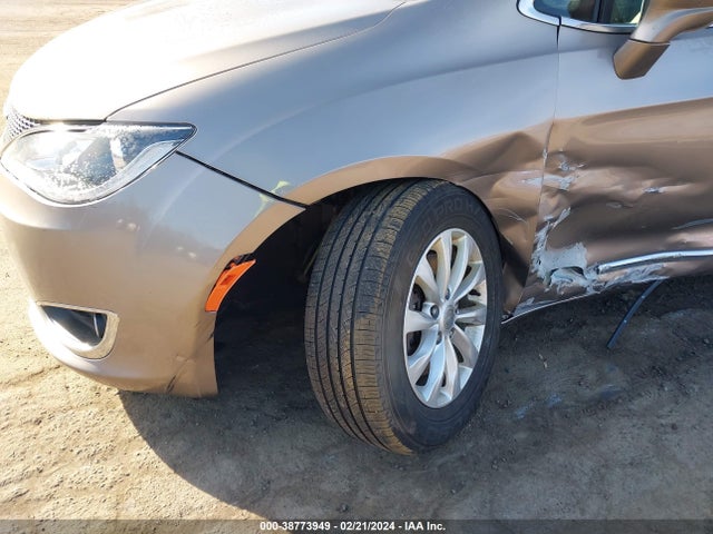 Chrysler Pacifica Touring L 2018 2C4RC1BG6JR293750 Image 6