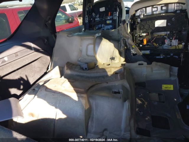 SALRG2RVXKA095556 Land Rover Discovery Se