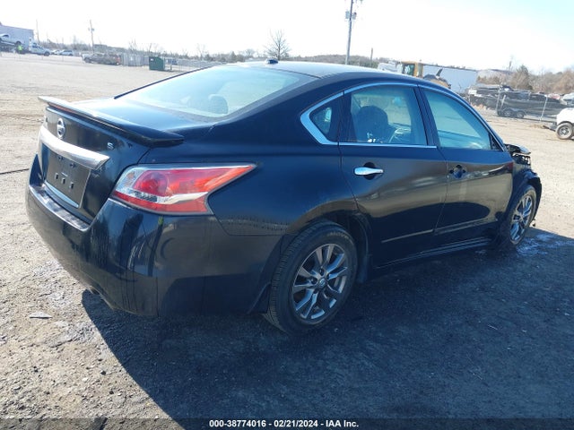 Nissan Altima 2.5 S 2015 1N4AL3AP9FC211624 Image 4