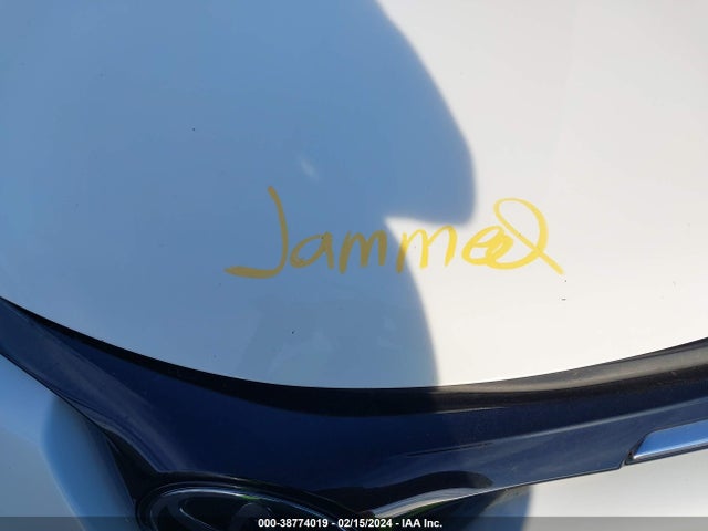 Toyota RAV4 LE 2018 JTMZFREV6JJ183110 Image 10