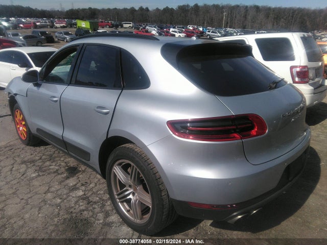 2015 PORSCHE MACAN WP1AB2A53FLB44197 Photo 2