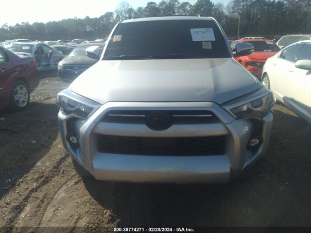 Toyota 4runner Sr5 Premium 2022 JTEFU5JR6N5265746 Image 18