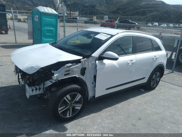 KIA Niro Lxs 2022 KNDCB3LC0N5547746 Image 2