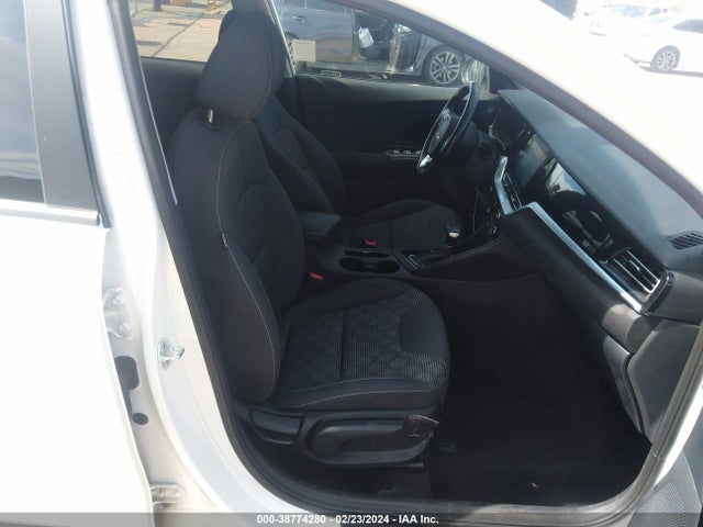KIA Niro Lxs 2022 KNDCB3LC0N5547746 Image 5