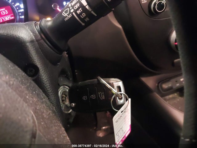 KIA Soul 2016 KNDJN2A21G7318440 Image 11