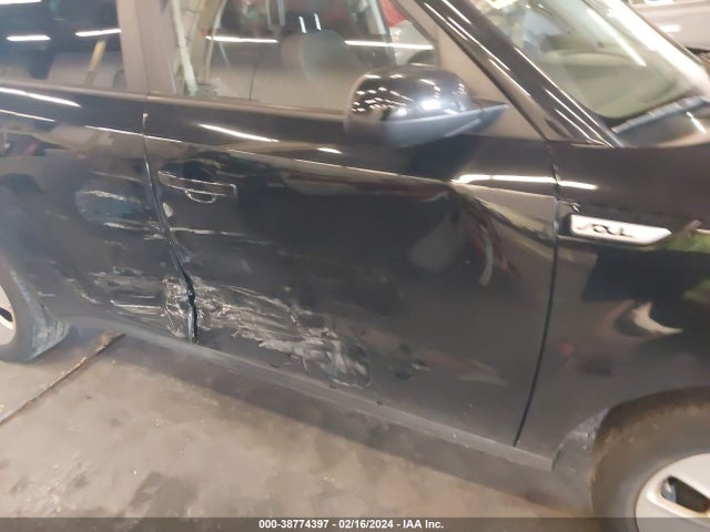 KIA Soul 2016 KNDJN2A21G7318440 Image 6