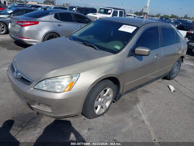 2005 HONDA ACCORD 2.4 LX VIN: 3HGCM56435G710071