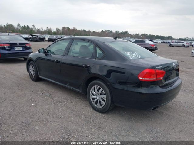 1VWAT7A3XEC037024 Volkswagen Passat 1.8t S