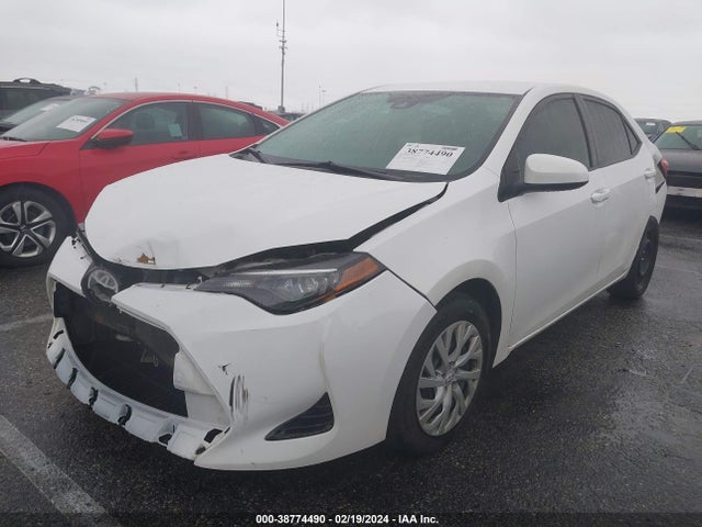 Toyota COROLLA LE 2019 5YFBURHE1KP871838 Image 2