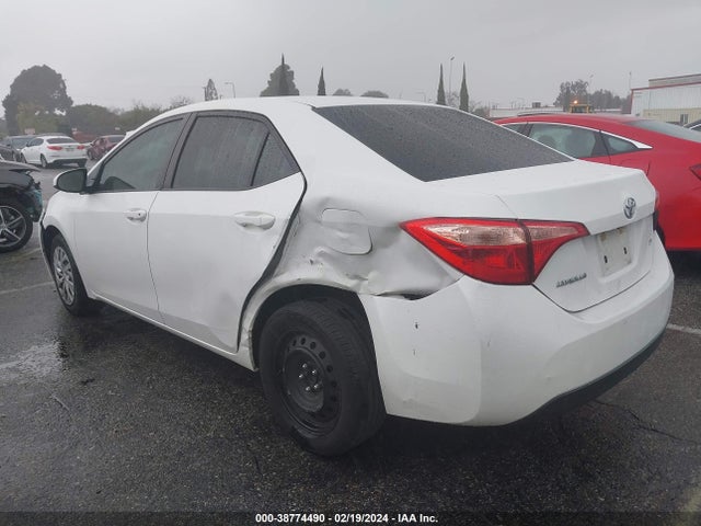 Toyota COROLLA LE 2019 5YFBURHE1KP871838 Image 3