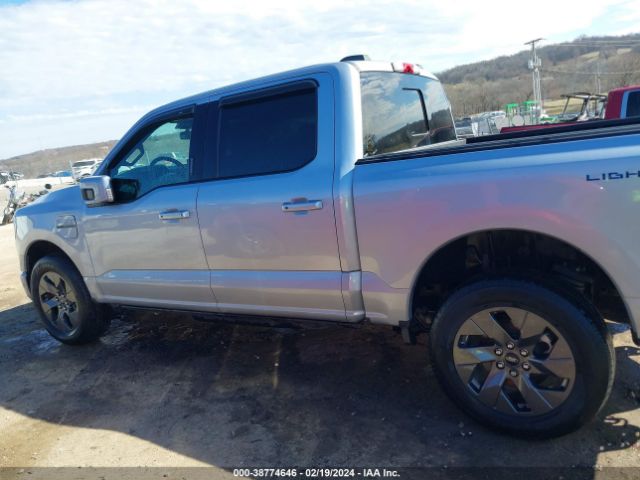 1FT6W1EV1NWG00517 Ford F-150 Lightning Lariat