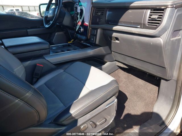 1FT6W1EV1NWG00517 Ford F-150 Lightning Lariat