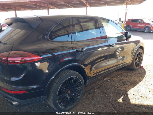 Porsche Cayenne E-hybrid S Platinum Edition 2017 WP1AE2A21HLA74618 Image 13