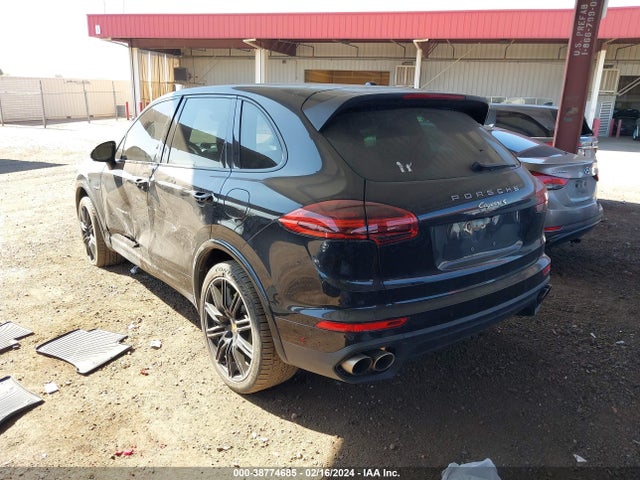 2017 PORSCHE CAYENNE E-HYBRID WP1AE2A21HLA74618 Photo 2