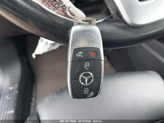 WDD3G4EB0KW025920 Mercedes-Benz A 220